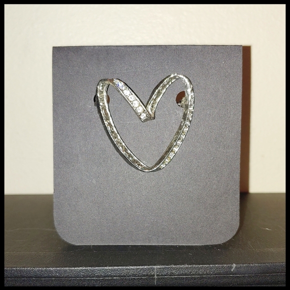Jewelry - Vintage Rhinestone Heart Brooch